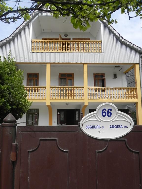 Freedom Hostel Batumi Exterior foto